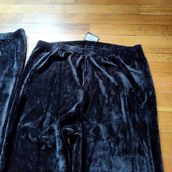 Two pairs black velor leggings size large - Picture 2 of 4